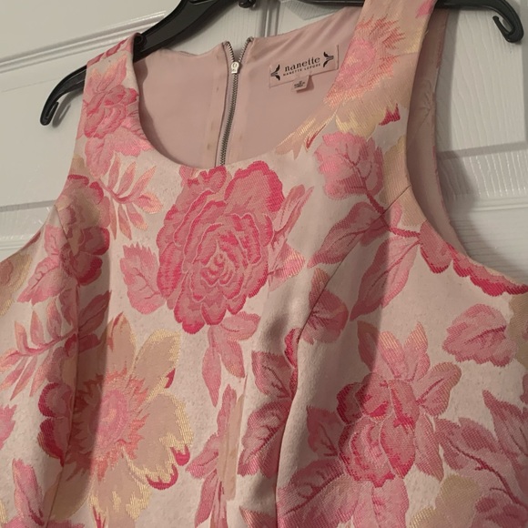 2 for $22 || Nanette Lepore Pink Floral Jacquard Dress sz 10 🌸 - Picture 4 of 16